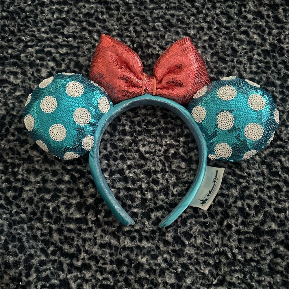 Minnie mouse ears
